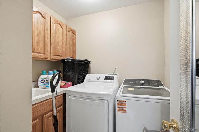 2239 Lone Wolf Lane, Canton Charter Township, MI 48188