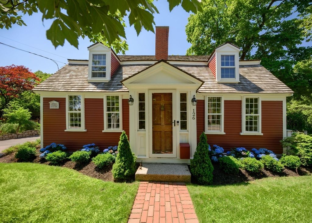 126 South Street, Hingham, MA 02043