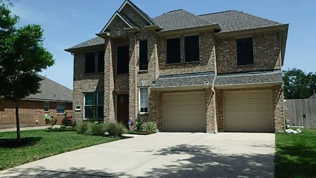 2385 Golden Shores Lane, League City, TX 77573