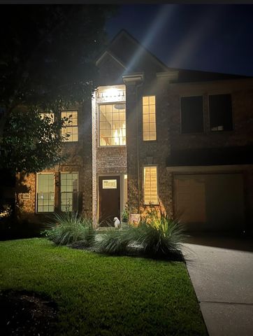 2385 Golden Shores Lane, League City, TX 77573