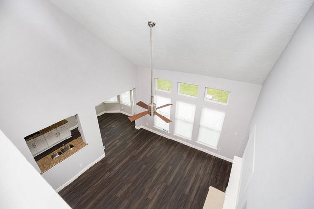 2385 Golden Shores Lane, League City, TX 77573