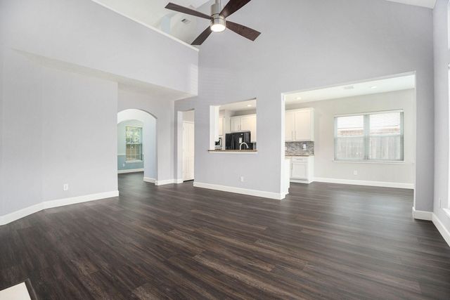 2385 Golden Shores Lane, League City, TX 77573