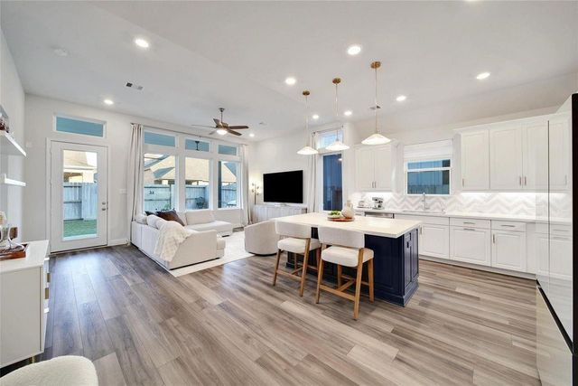 21451 Llano Grande Boulevard, Porter, TX 77365