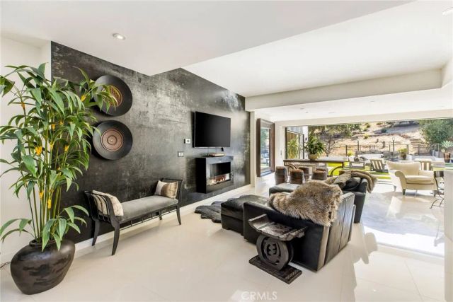 207 SADDLEBOW Road, Bell Canyon, CA 91307