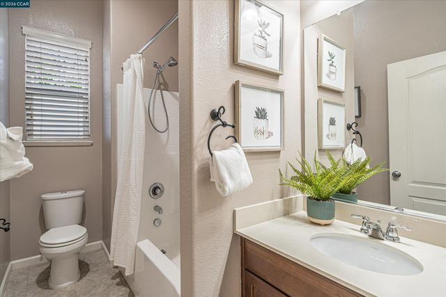 6432 Laurel Creek Pl, Livermore, CA 94551