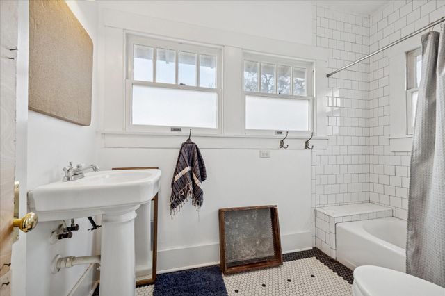 4009 Roseland Street, Houston, TX 77006