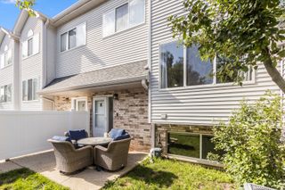 272 Park Ridge Lane E, Aurora, IL 60504