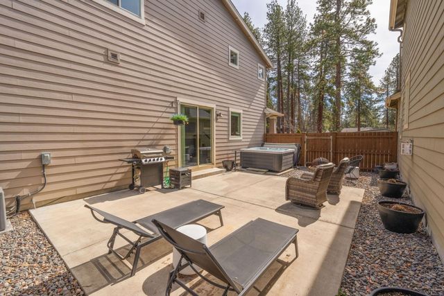 20250 Narnia Place, Bend, OR 97702