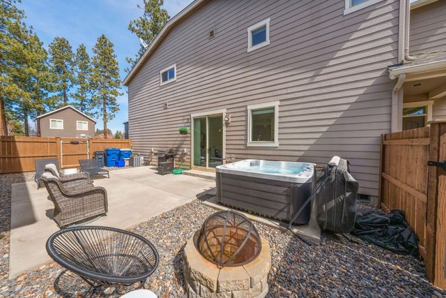 20250 Narnia Place, Bend, OR 97702