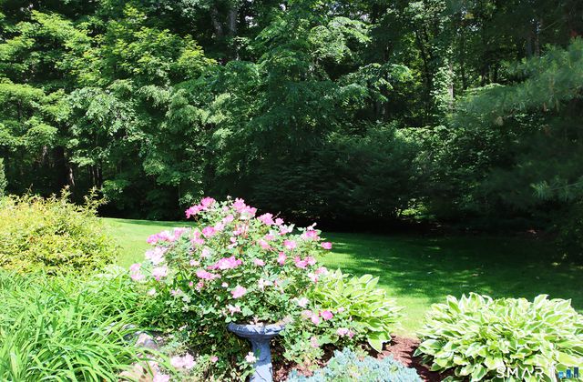 10 Old Village Lane, Farmington, CT 06085