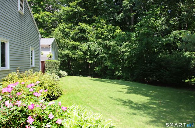 10 Old Village Lane, Farmington, CT 06085