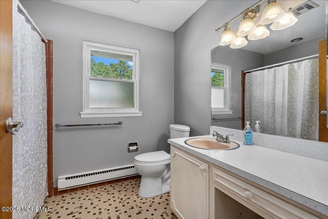 660D Plymouth Drive, Lakewood, NJ 08701