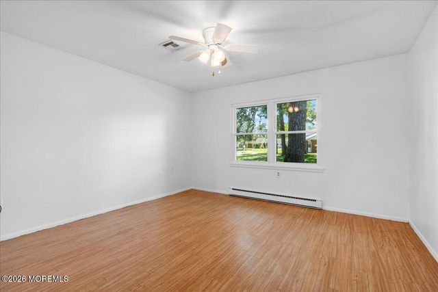660D Plymouth Drive, Lakewood, NJ 08701