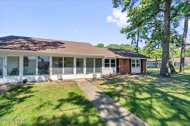 660D Plymouth Drive, Lakewood, NJ 08701
