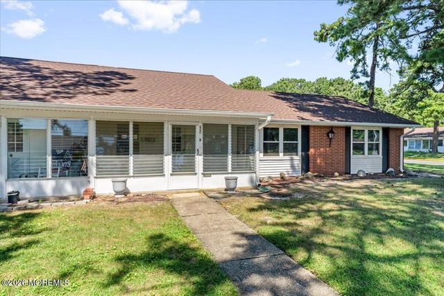 660D Plymouth Drive, Lakewood, NJ 08701