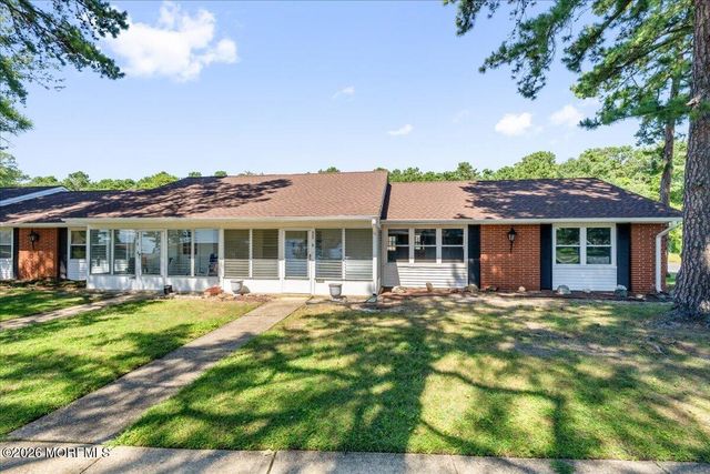 660D Plymouth Drive, Lakewood, NJ 08701
