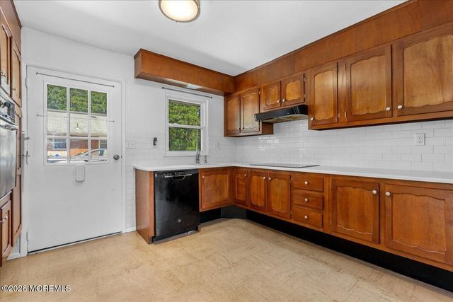 660D Plymouth Drive, Lakewood, NJ 08701