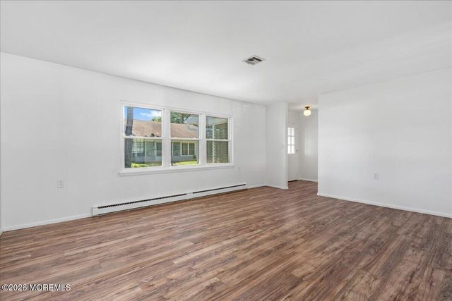 660D Plymouth Drive, Lakewood, NJ 08701