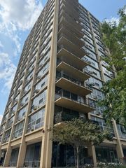 6730 S South Shore Drive 302, Chicago, IL 60649