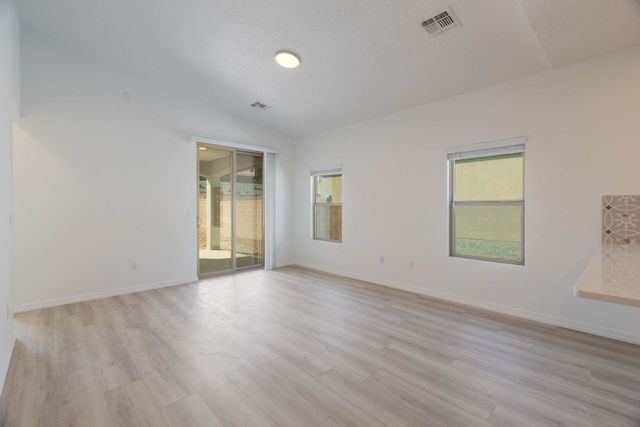 1565 Valle De Colores Street NW, Los Lunas, NM 87031