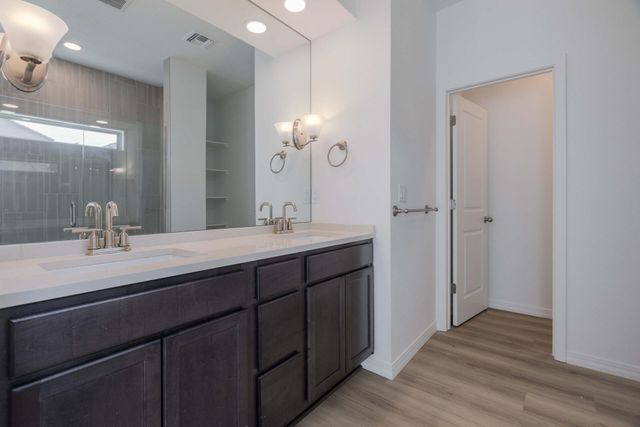 1565 Valle De Colores Street NW, Los Lunas, NM 87031