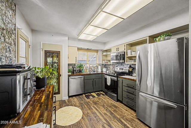 10619 W SALEM Drive, Sun City, AZ 85351