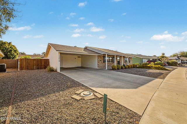 10619 W SALEM Drive, Sun City, AZ 85351