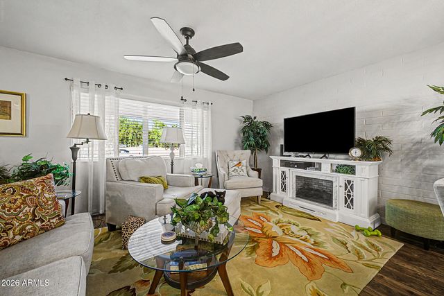 10619 W SALEM Drive, Sun City, AZ 85351