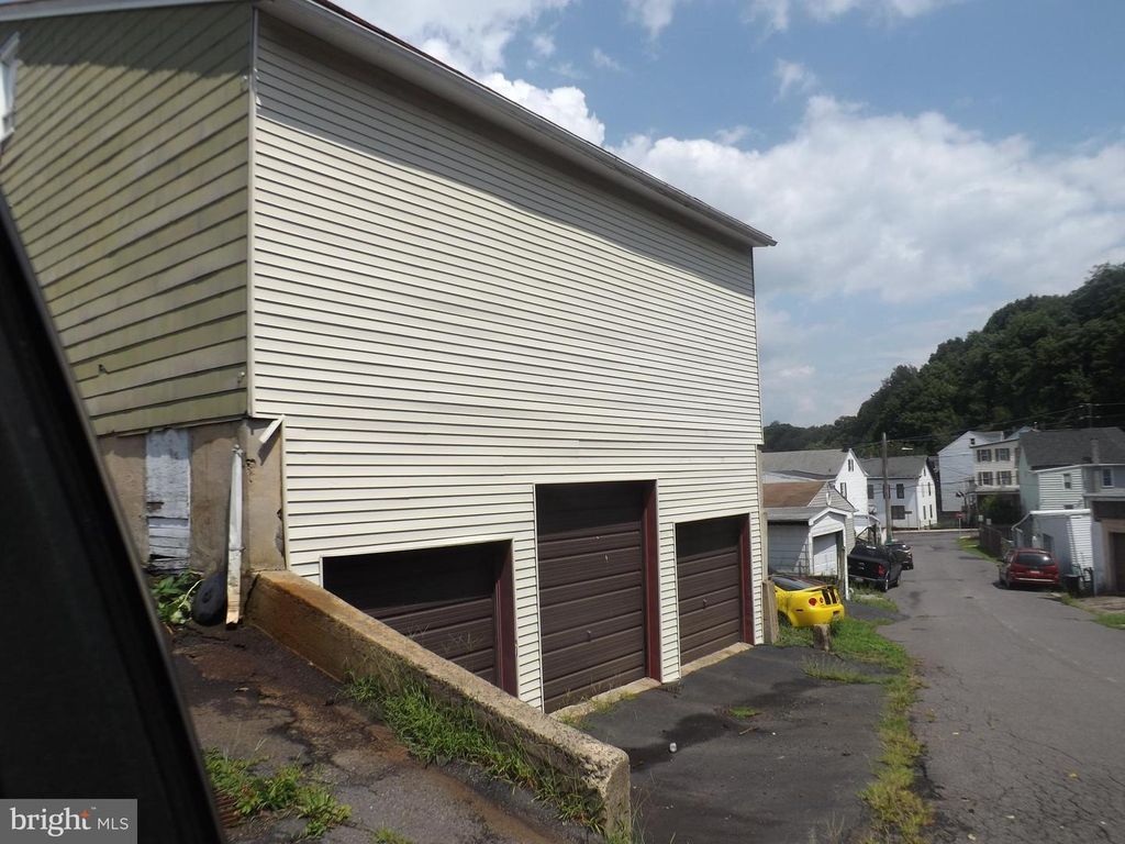 233 S SOUTH ST, Minersville, PA 17954