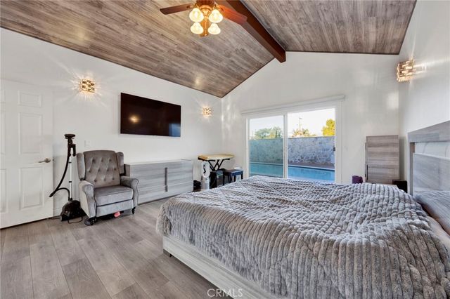 7712 El Caprice Avenue, North Hollywood, CA 91605