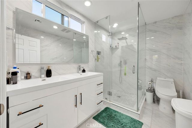 7712 El Caprice Avenue, North Hollywood, CA 91605