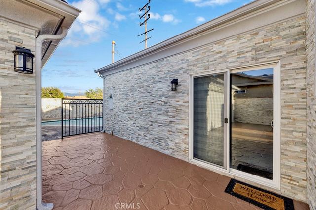 7712 El Caprice Avenue, North Hollywood, CA 91605