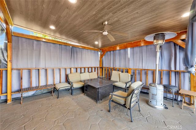 7712 El Caprice Avenue, North Hollywood, CA 91605