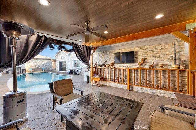 7712 El Caprice Avenue, North Hollywood, CA 91605