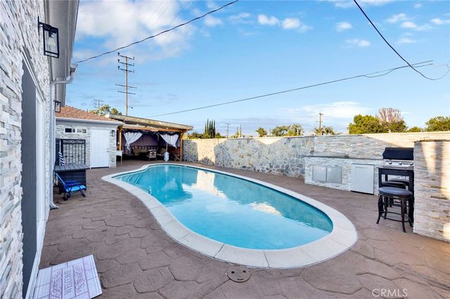 7712 El Caprice Avenue, North Hollywood, CA 91605