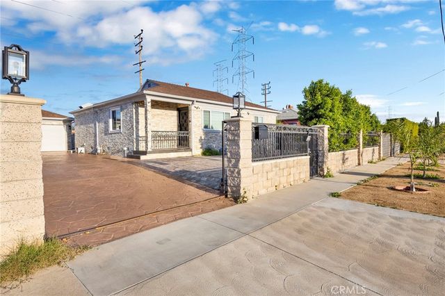 7712 El Caprice Avenue, North Hollywood, CA 91605