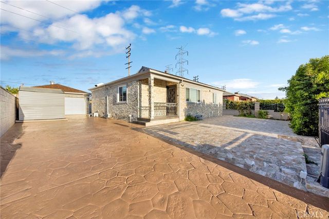 7712 El Caprice Avenue, North Hollywood, CA 91605