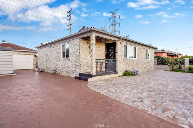 7712 El Caprice Avenue, North Hollywood, CA 91605