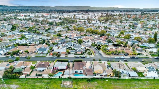 7712 El Caprice Avenue, North Hollywood, CA 91605