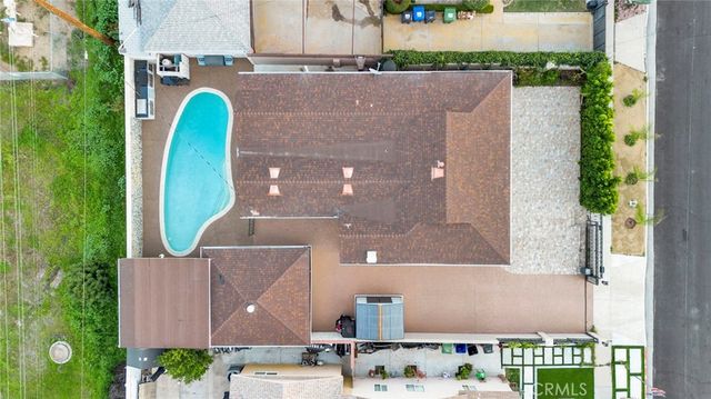 7712 El Caprice Avenue, North Hollywood, CA 91605