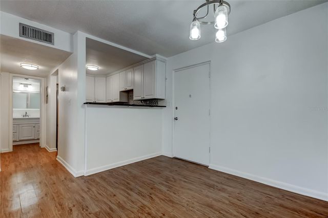 2302 S MANHATAN AVENUE 310, Tampa, FL 33609