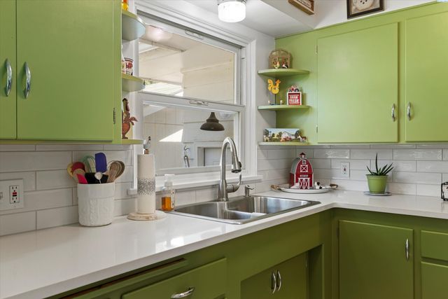 28 SW Evans Ave, College Place, WA 99362