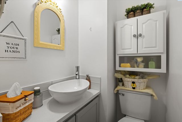 28 SW Evans Ave, College Place, WA 99362