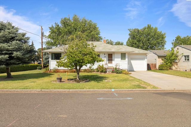 28 SW Evans Ave, College Place, WA 99362