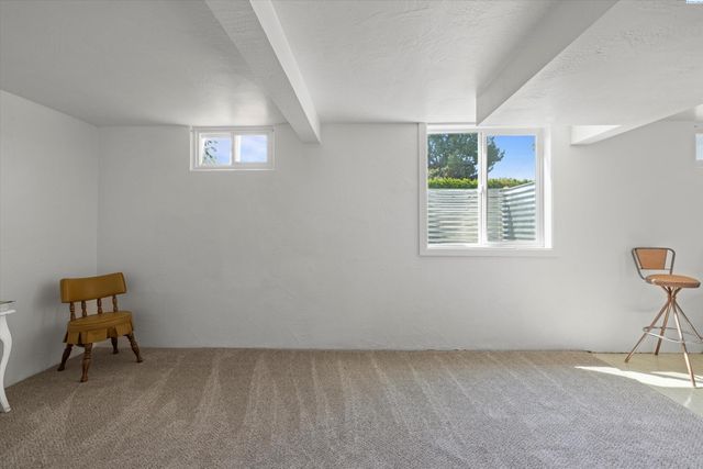 28 SW Evans Ave, College Place, WA 99362