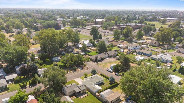 28 SW Evans Ave, College Place, WA 99362