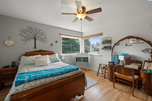 28 SW Evans Ave, College Place, WA 99362