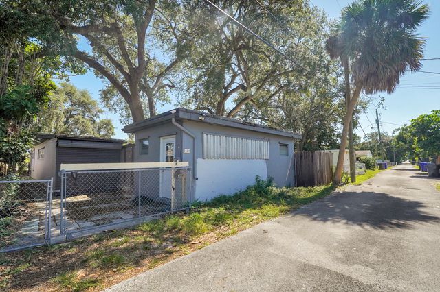 2620 Harding Street, Hollywood, FL 33020