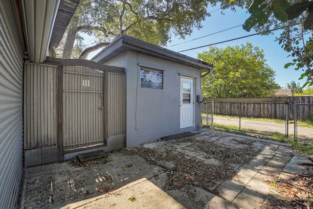 2620 Harding Street, Hollywood, FL 33020