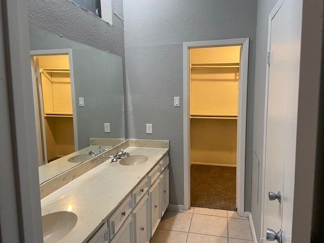 742 Hummingbird Circle, Lewisville, TX 75067